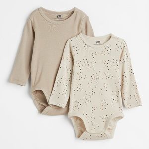 NWOT H&M 2 pack baby onsies solid and printed 6 months 100% organic cotton